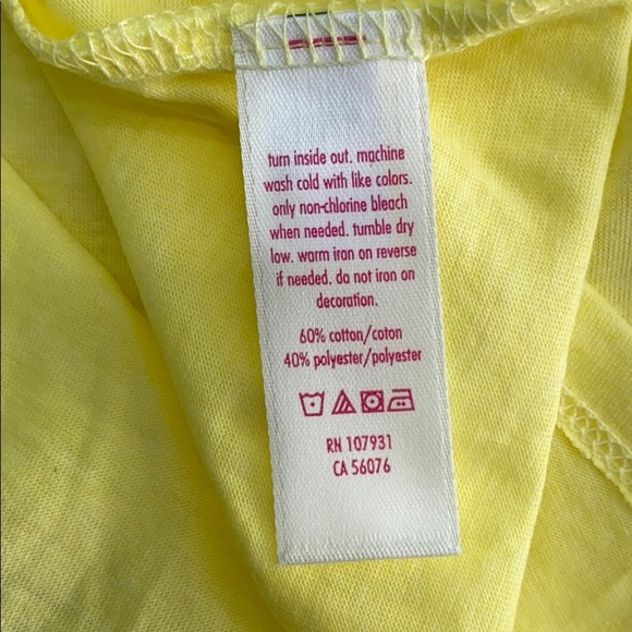 keyhole back graphic tee - Picture 5 of 7